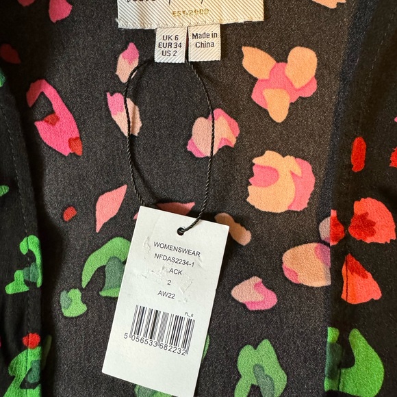 Cheetah Print Tie-front Top - Picture 6 of 6